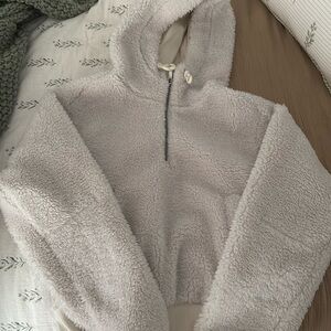Lululemon quarter zip like new size 4